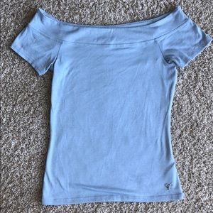 Guess. Short sleeve.